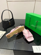 BOTTEGA VENETA 26S SANDALS IN LIGHT PINK CALFSKIN AND RAFFIA