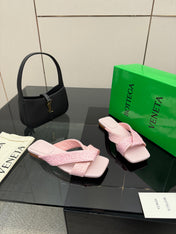 BOTTEGA VENETA 26S SANDALS IN LIGHT PINK CALFSKIN AND RAFFIA