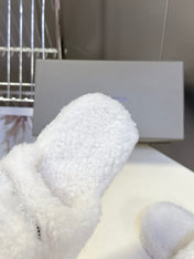 BALENCIAGA 25S SLIPPERS IN WHITE FAUX SHEARLING