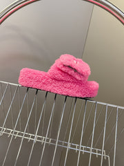 BALENCIAGA 25S SLIPPERS IN PINK FAUX SHEARLING