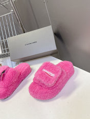 BALENCIAGA 25S SLIPPERS IN PINK FAUX SHEARLING