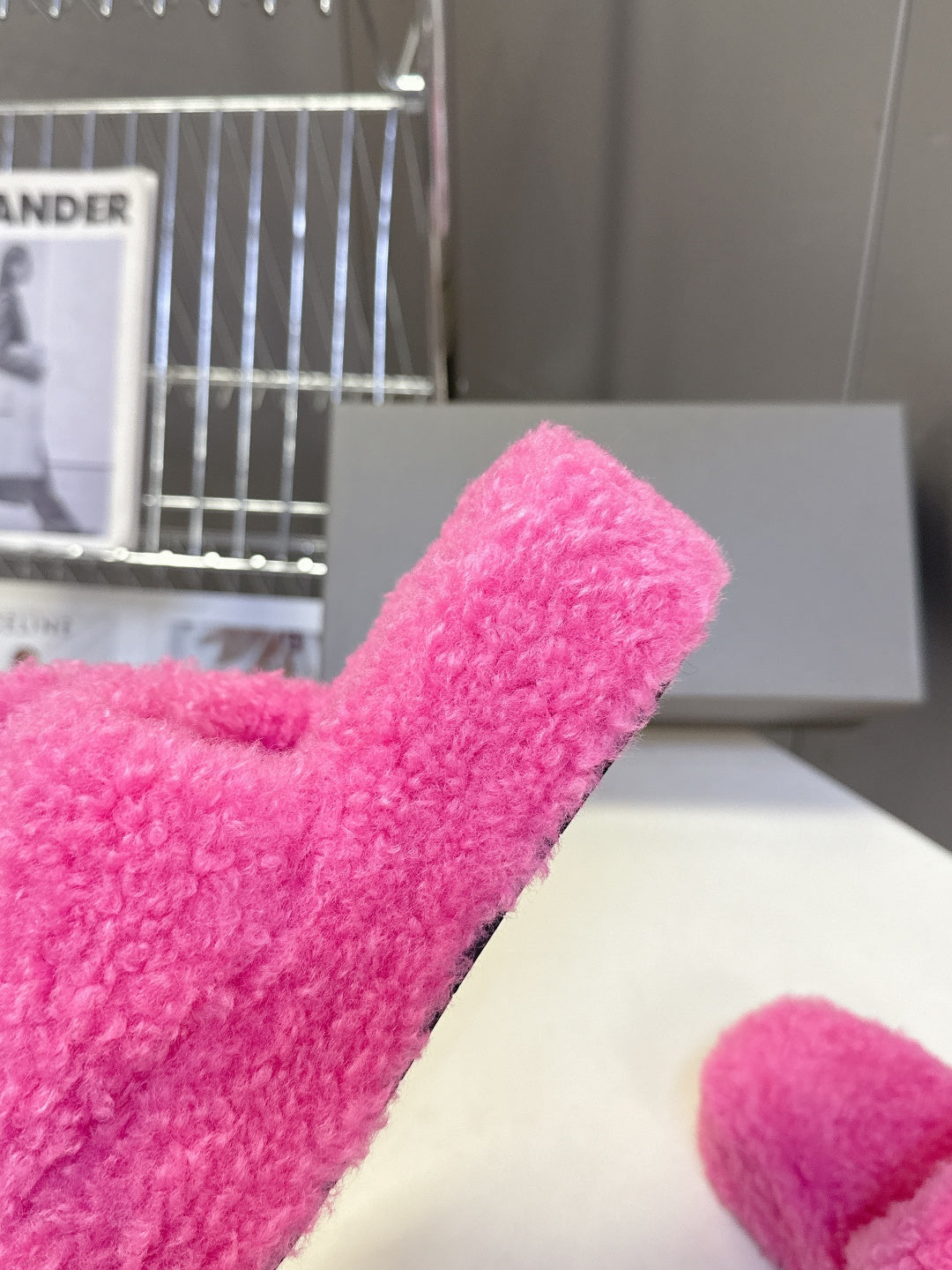 BALENCIAGA 25S SLIPPERS IN PINK FAUX SHEARLING