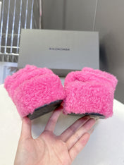 BALENCIAGA 25S SLIPPERS IN PINK FAUX SHEARLING