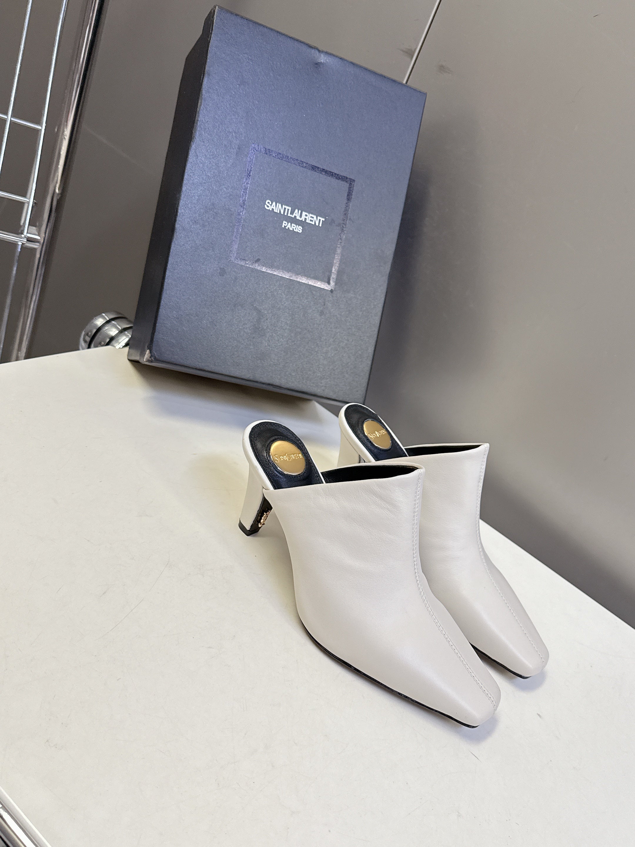 YSL 25S HIGH-HEEL SANDALS 75 MM IN WHITE LAMBSKIN