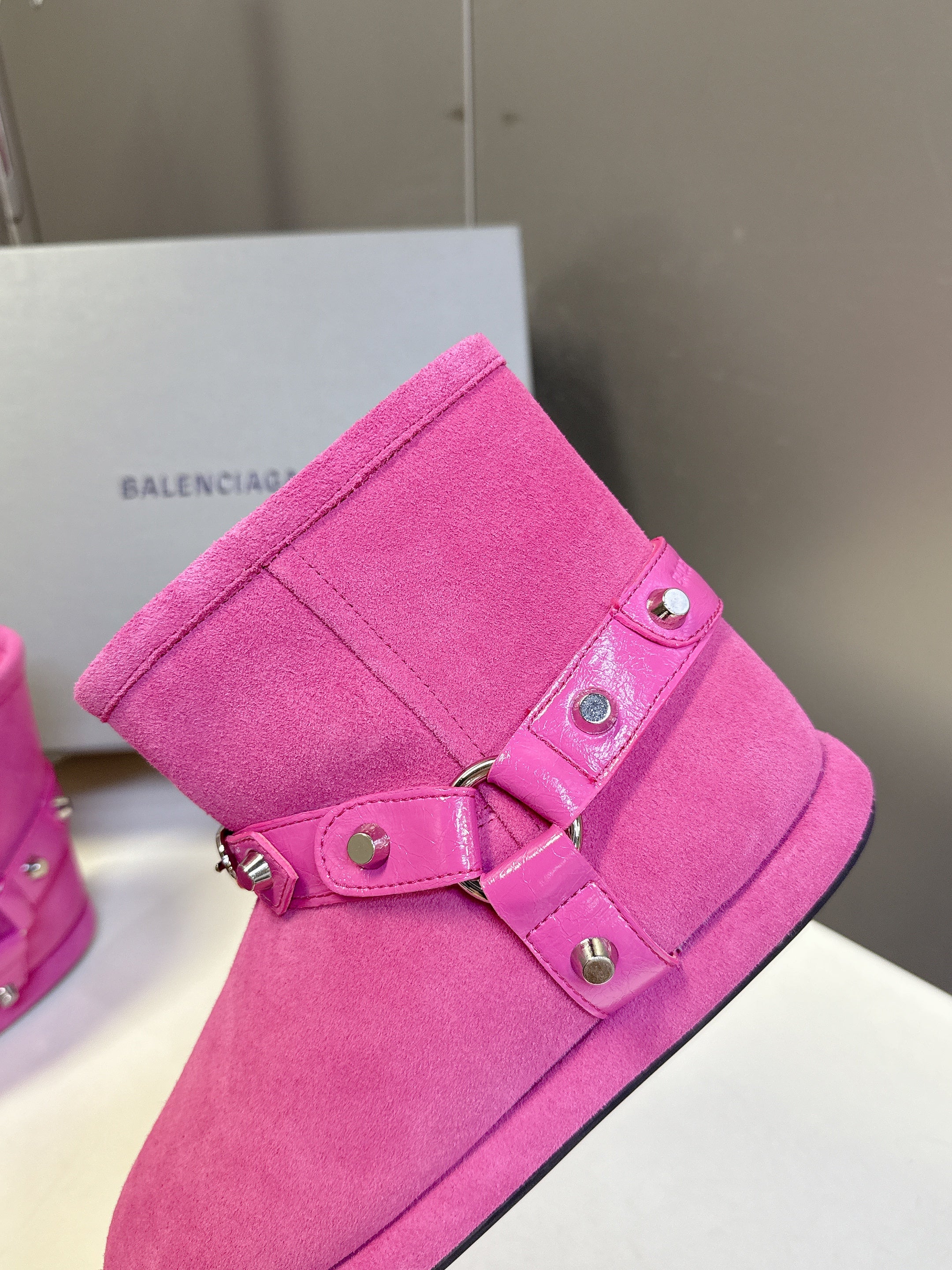 BALENCIAGA 25S ALASKA ANKLE BOOTS IN PINK SUEDE AND LAMBSKIN