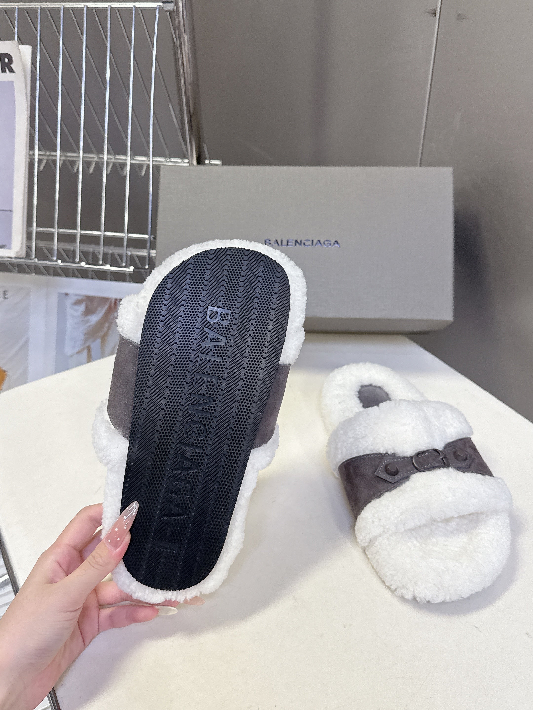 BALENCIAGA 25S SLIPPERS IN MUTED PURPLE GRAY SUEDE AND WHITE WOOL