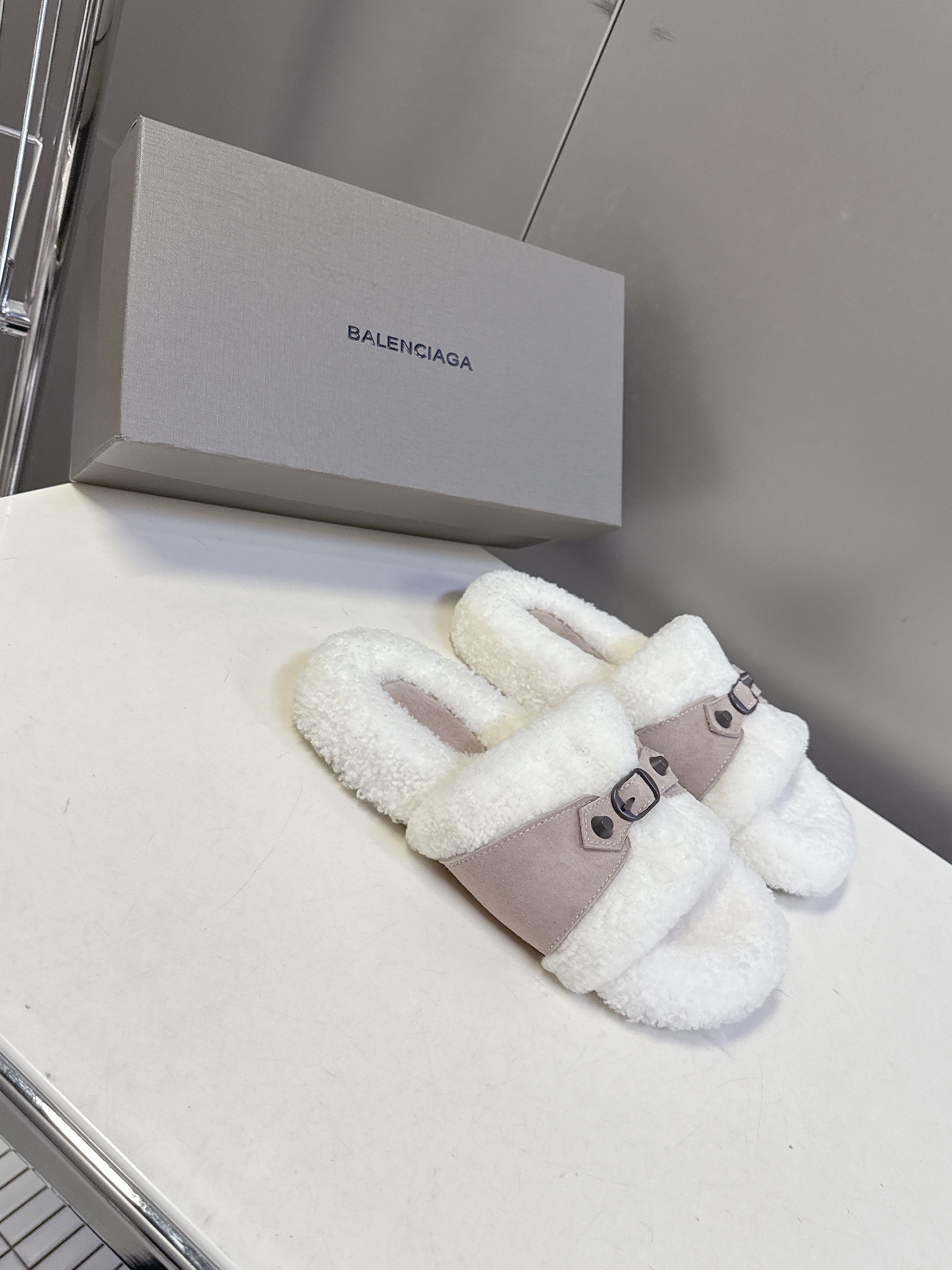 BALENCIAGA 25S SLIPPERS IN DUSTY PINK GRAY SUEDE AND WHITE WOOL