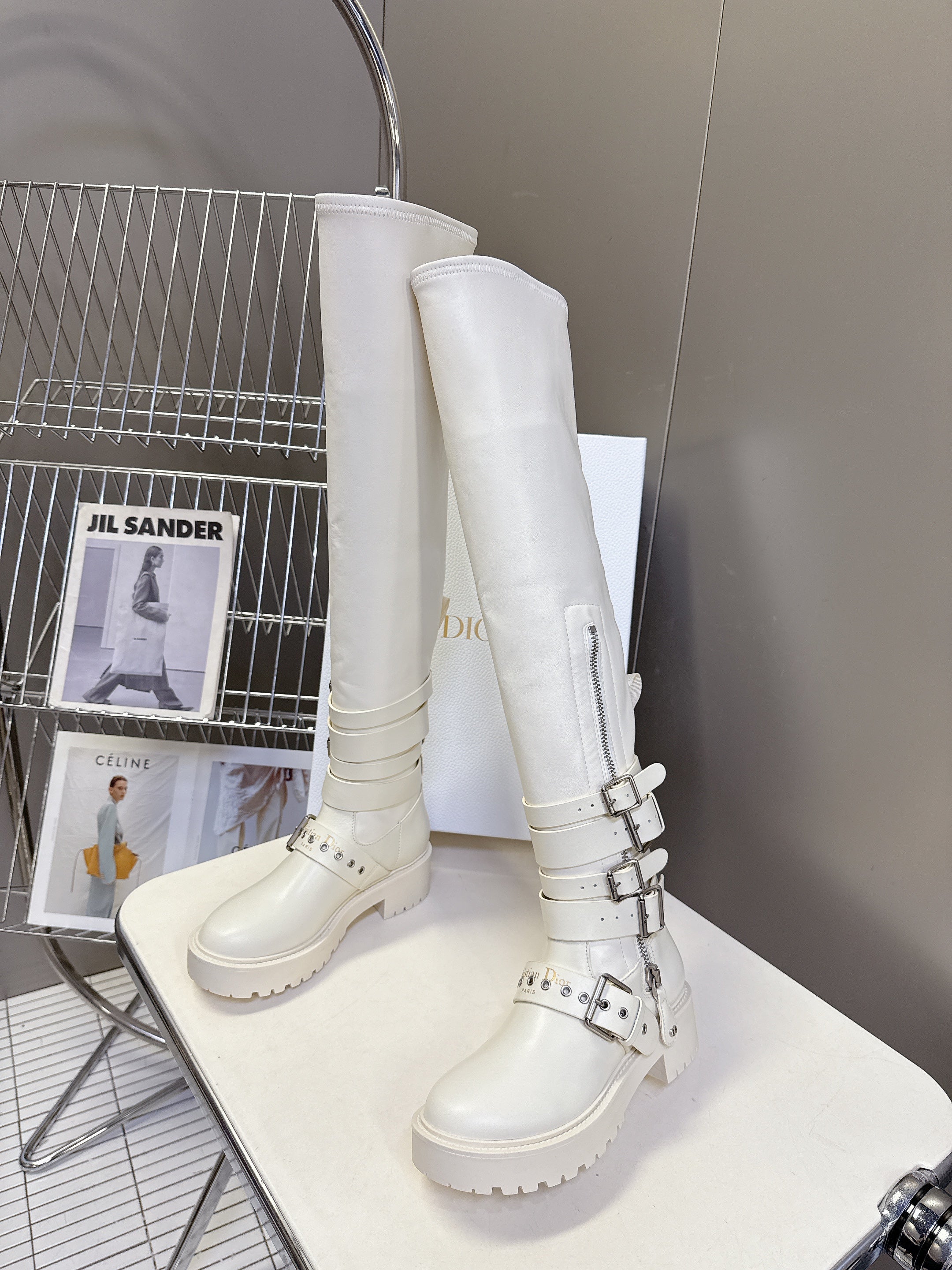 DIOR D-FIGHT BOOT 25S IN WHITE CALFSKIN WITH SILVER HARDWARE