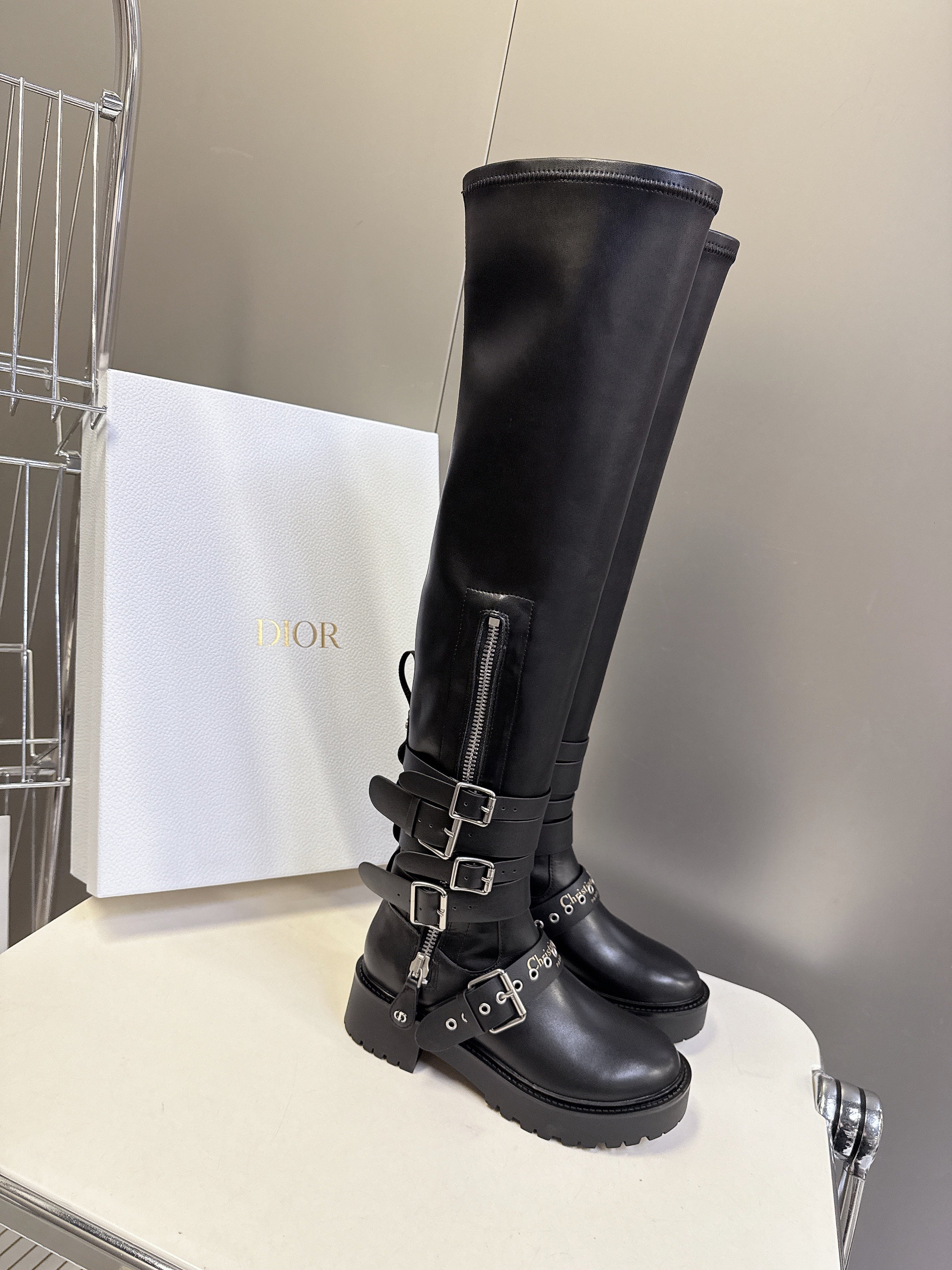 DIOR D-FIGHT BOOT 25S IN BLACK CALFSKIN WITH SILVER HARDWARE