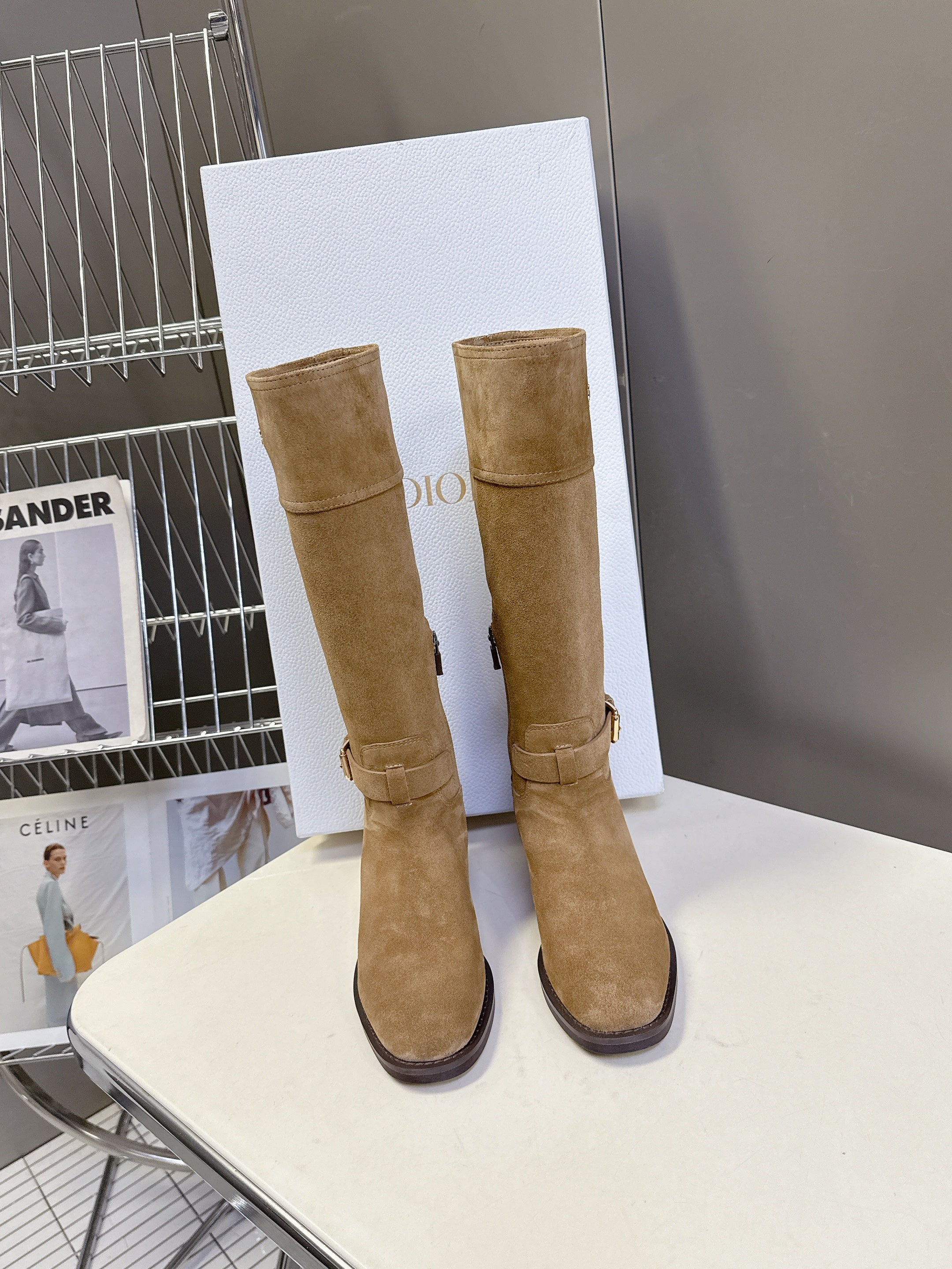 DIOR 25S BROWN HIGH BOOTS IN BEIGE SUEDE