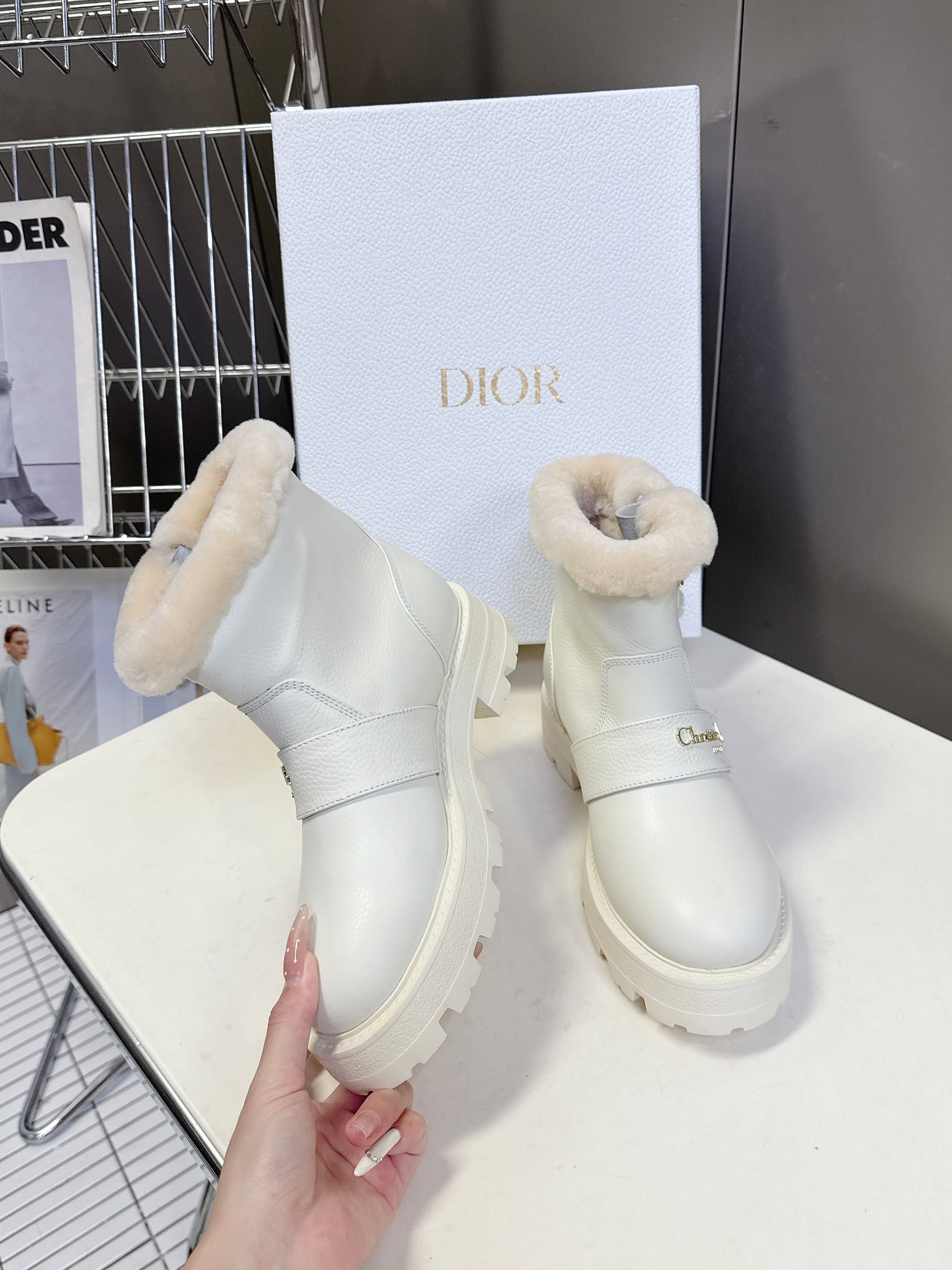 DIORALPS ANKLE BOOTS 25S IN WHITE LAMBSKIN AND BEIGE WOOL WITH GOLD HARDWARE
