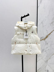 MONCLER 25S JACKET IN WHITE 307425