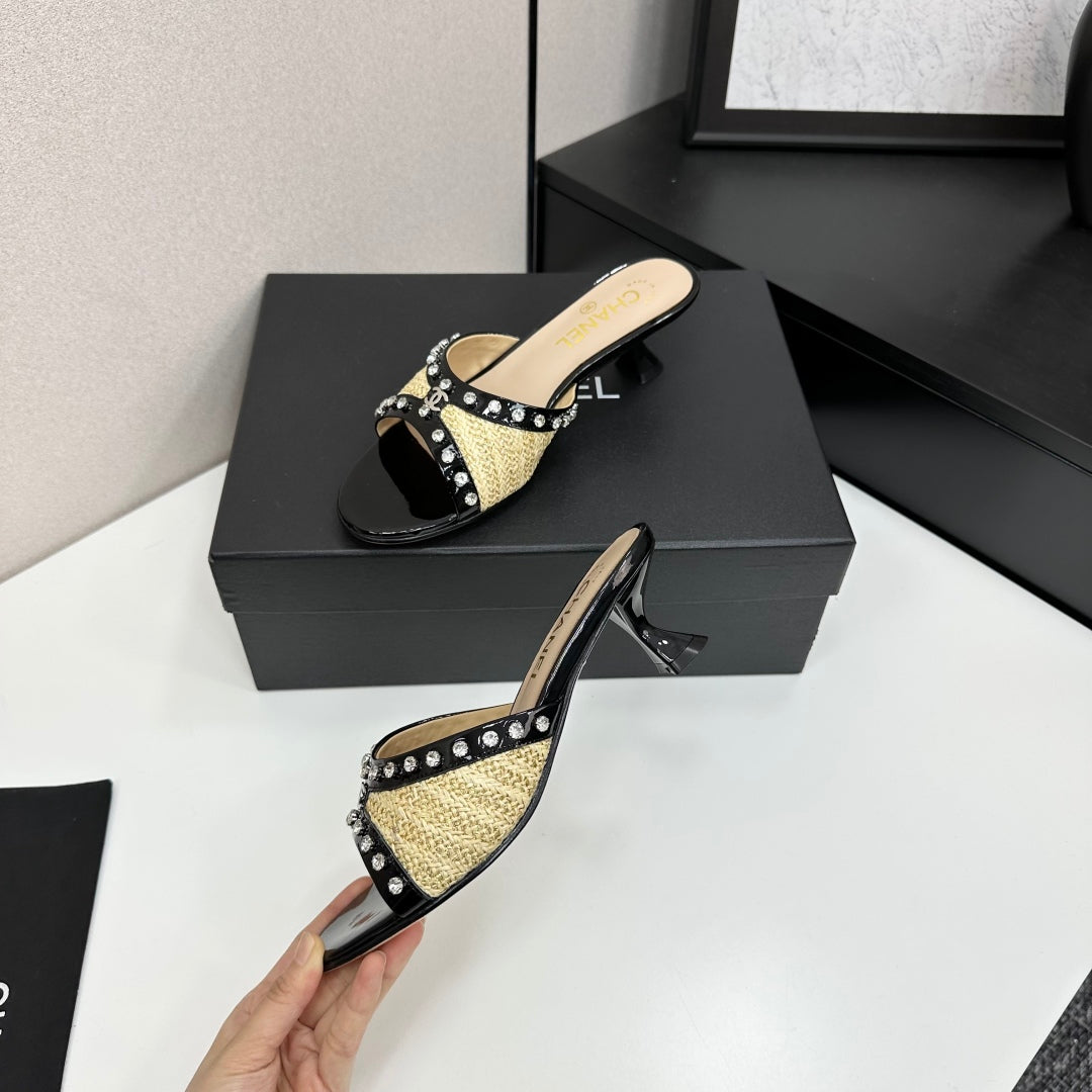 CC HIGH HEEL 25S 50 MM IN BEIGE RAFFIA AND BLACK CALFSKIN WITH CRYSTALS