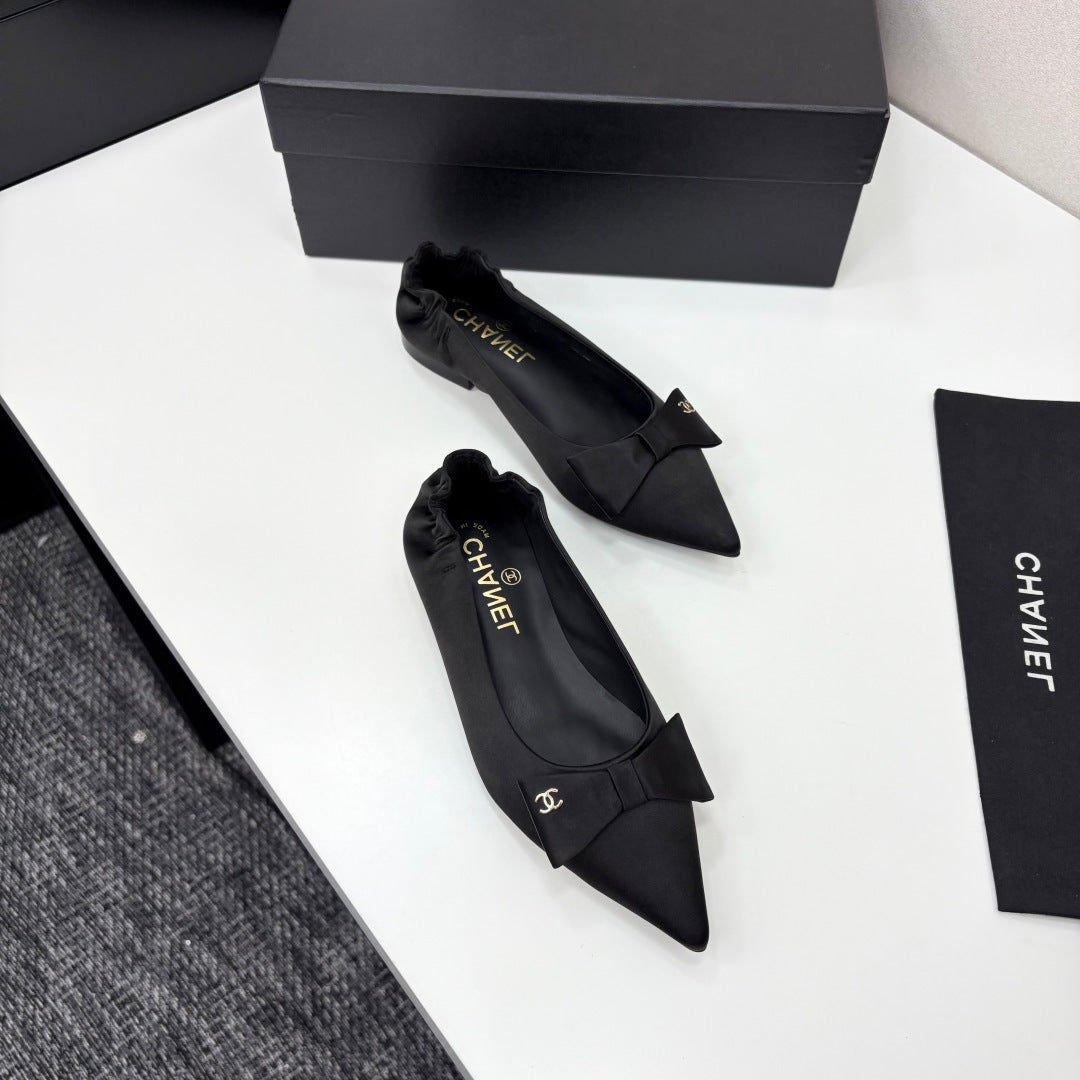 CC BALLET FLATS 25S IN BLACK SATIN WITH BOW