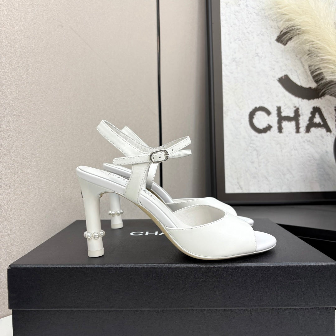 CC HIGH SANDAL 25S 80 MM IN WHITE CALFSKIN WITH PEARL DETAILS