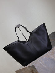 YSL 25S Y TOTE 50 IN BLACK CALFSKIN GOLD HARDWRE