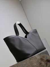 YSL 25S Y MAXI TOTE 50 IN MUTED CHARCOAL CALFSKIN GOLD HARDWRE