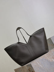 YSL 25S Y MAXI TOTE 50 IN MUTED CHARCOAL CALFSKIN GOLD HARDWARE