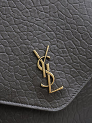YSL 25S CASSANDRE ENVELOPE MESSENGER 35 IN LIGHT MUSK LAMBSKIN GOLD HARDWARE