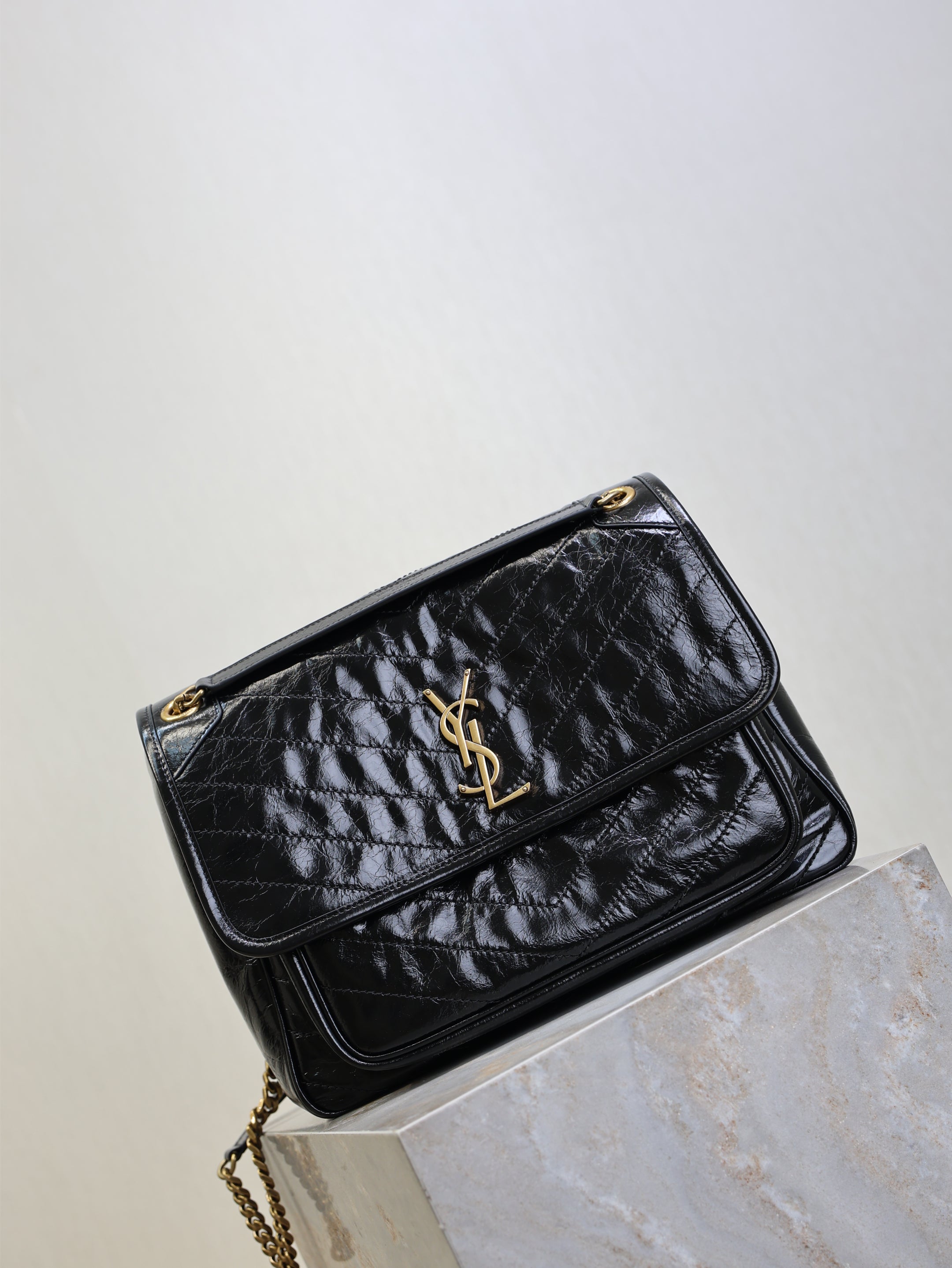 YSL 25S NIKI GM BAG 32 IN BLACK GLOSSY CALFSKIN GOLD HARDWRE