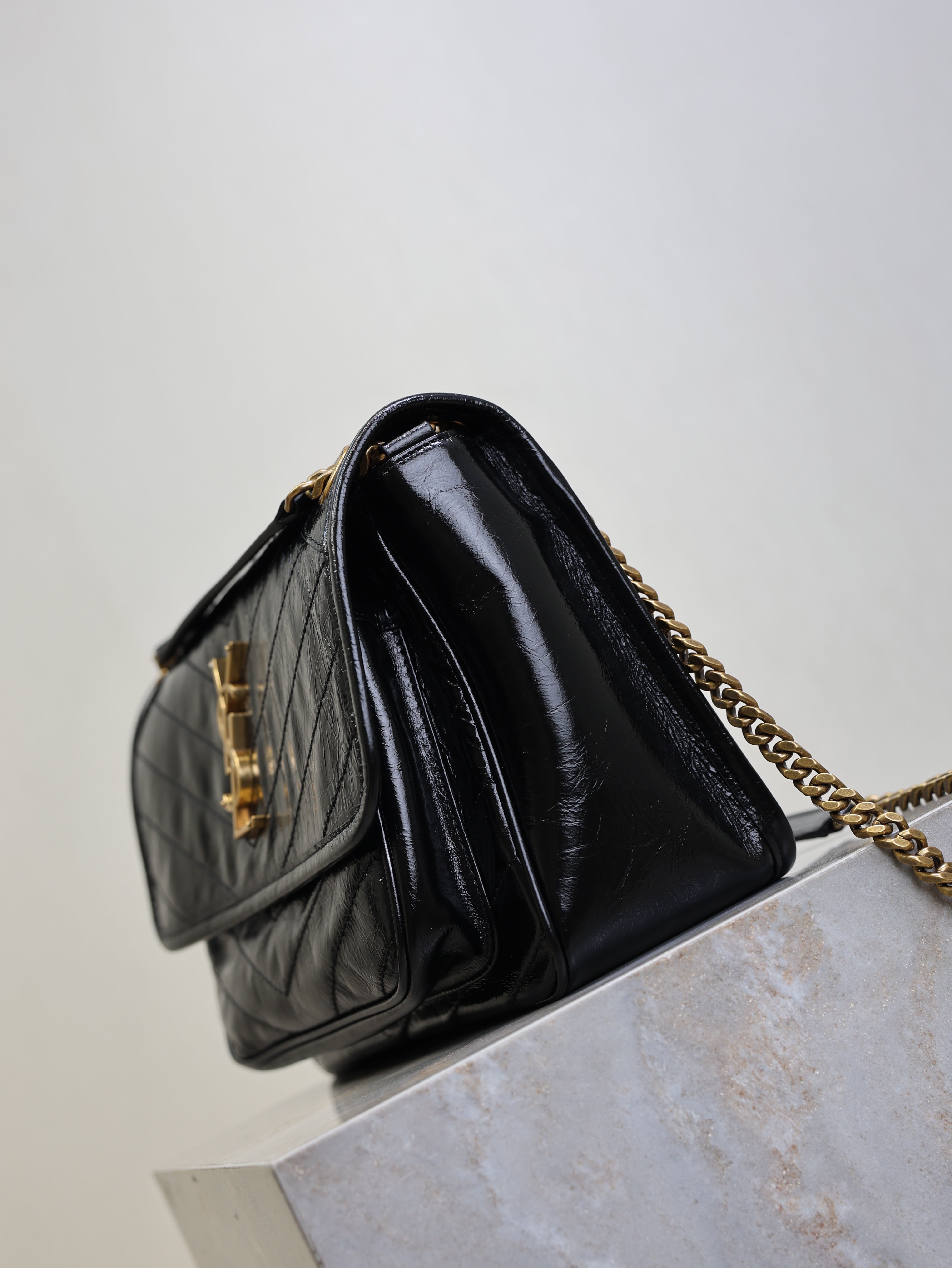 YSL 25S NIKI MM BAG 28 IN BLACK GLOSSY CALFSKIN GOLD HARDWRE