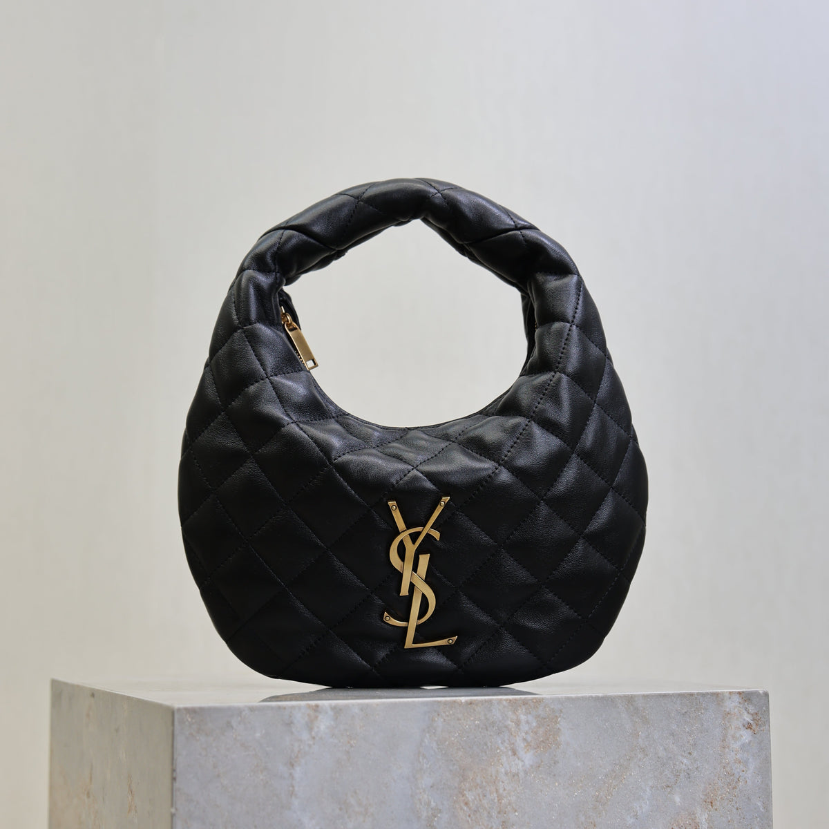 YSL 25S ICARE BABY 17 IN BLACK QUILTED CALFSKIN GOLD HARDWARE