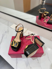 VLTN HIGH SANDAL 25S 115 MM IN BLACK LAMBSKIN WITH GOLD HARDWARE