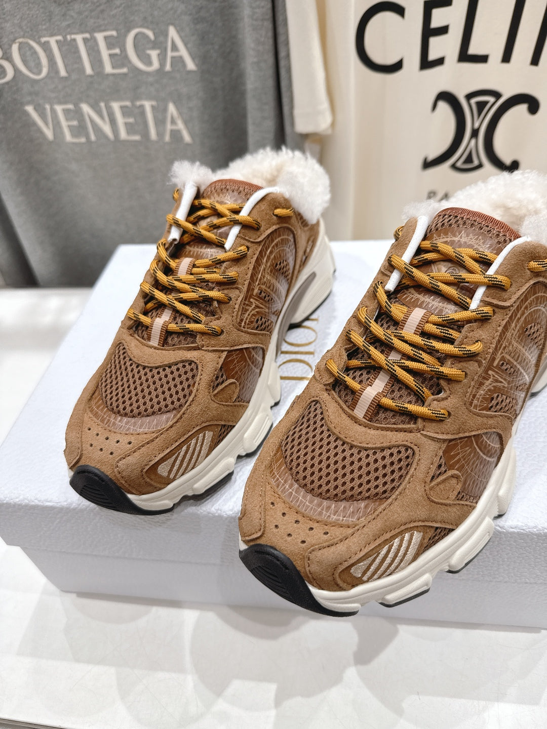 DIOR CHRONO SNEAKER 25S IN BROWN SUEDE AND MESH FABRIC