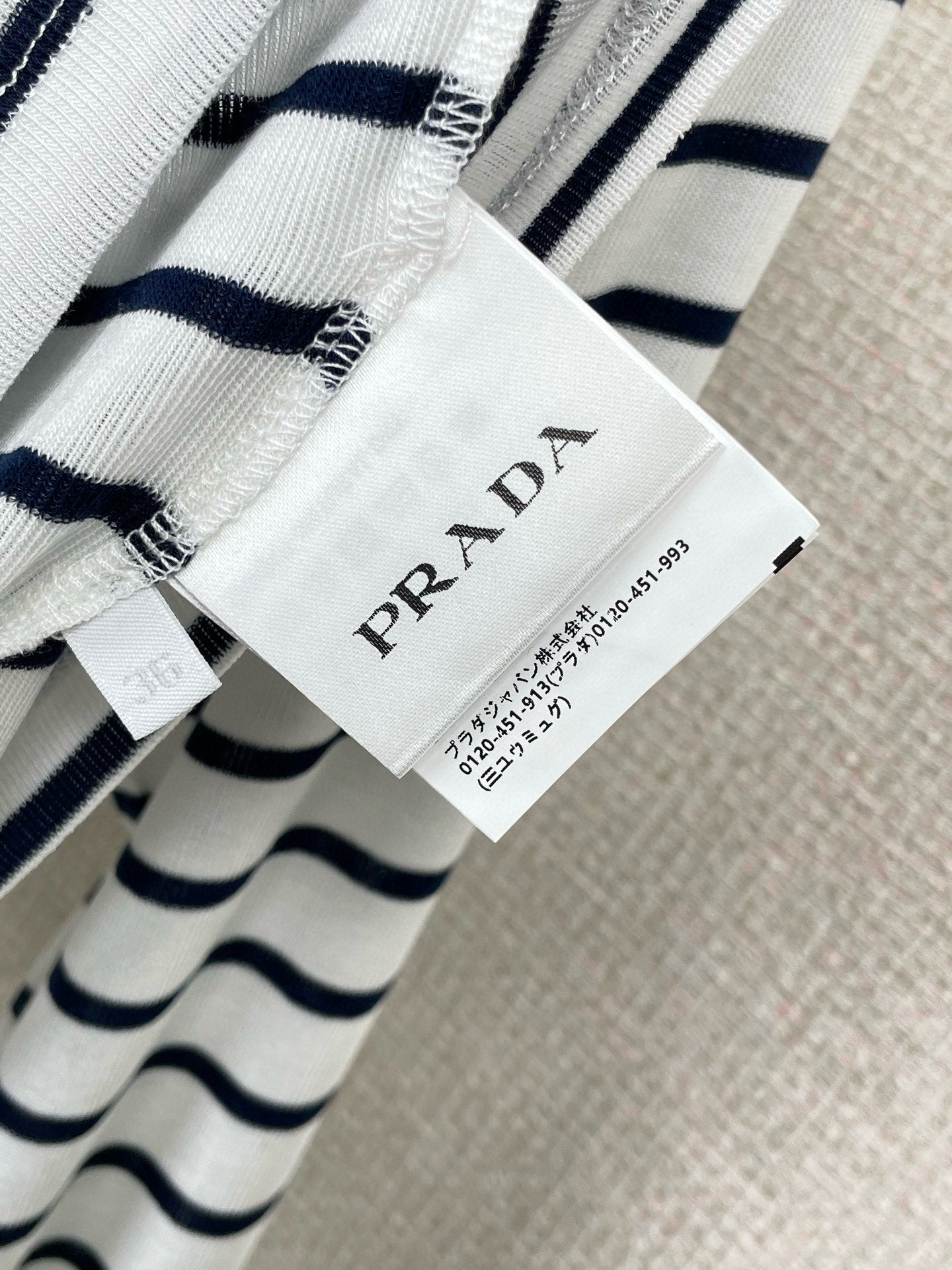 PRADA T-SHIRT STYLE 17