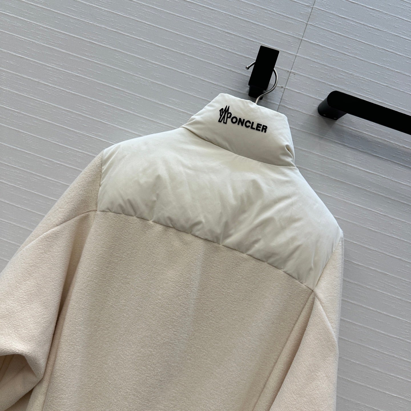 MONCLER 25S SHEARLING AND DOWN JACKET 233