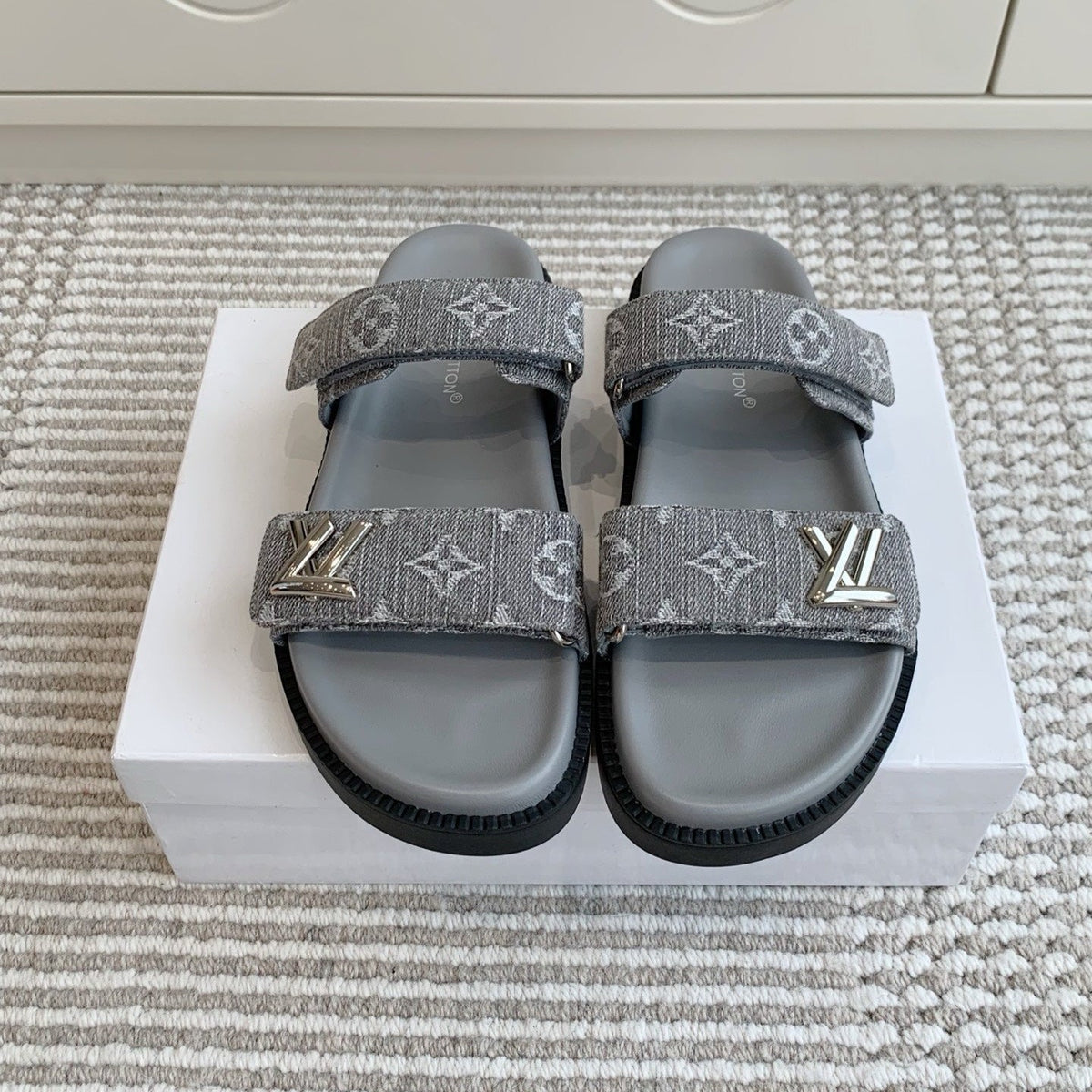 LV TWO-STRAP SANDALS 25S IN GREY DENIM AND CALFSKIN  WITH SILVER HARDWARE