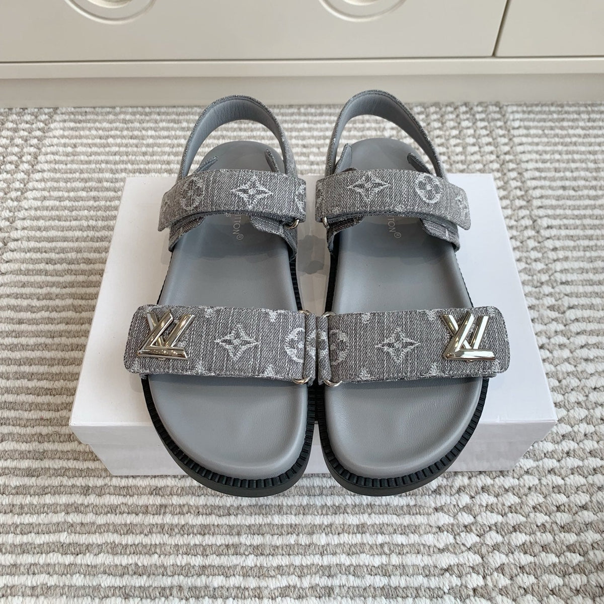 LV SANDALS 25S IN GREY DENIM AND CALFSKIN WITH SILVER HARDWARE