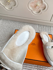 HM 25S CATENA MULE IN BEIGE SHEARLING AND WHITE LAMBSKIN WITH SILVER HARDWARE