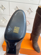 HM 25S TALL BOOTS 90 MM IN DARK BROWN SUEDE