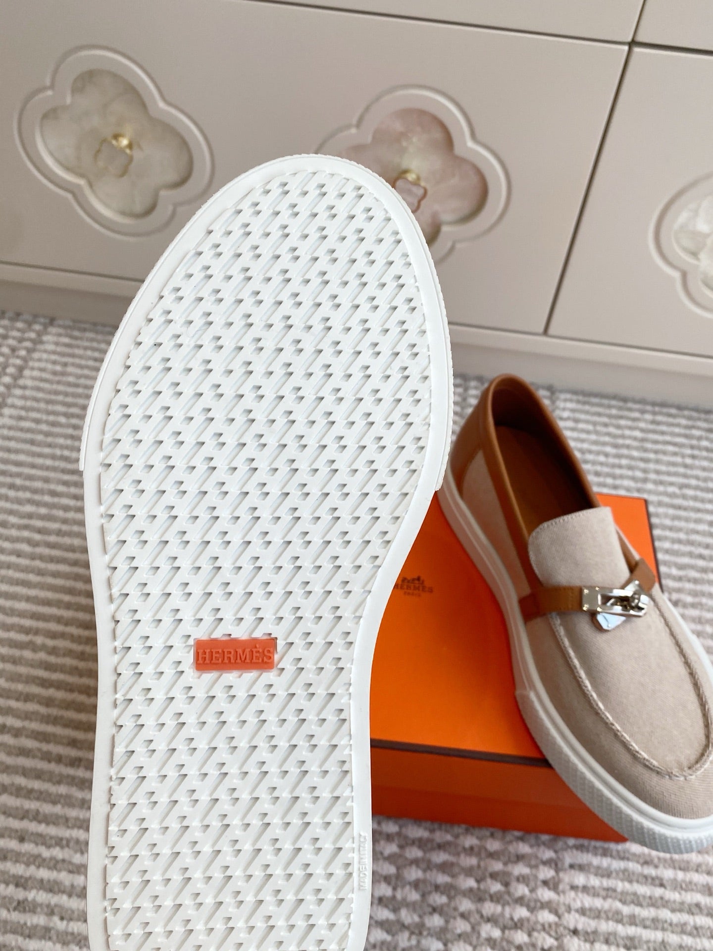 HM 25S SLIP-ON IN LIGHT BEIGE CANVAS AND BROWN LAMBSKIN WITH SILVER HARDWARE