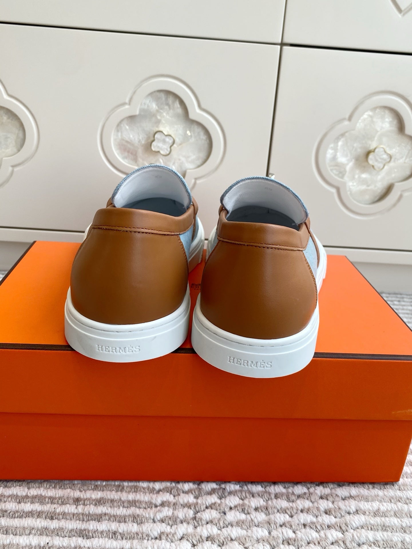 HM 25S SLIP-ON IN SKY BLUE CANVAS AND BROWN LAMBSKIN WITH SILVER HARDWARE