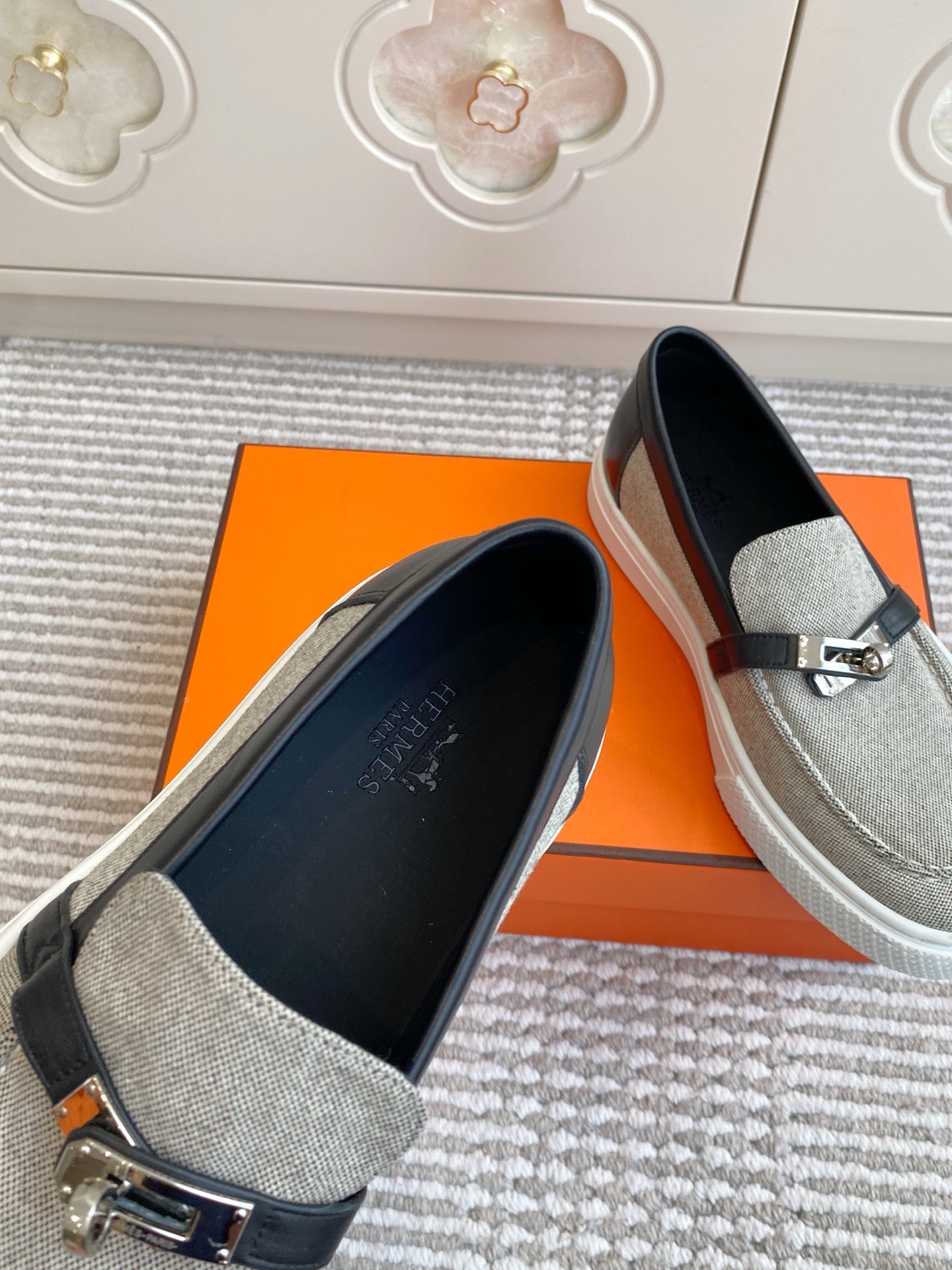 HM 25S SLIP-ON IN GREY CANVAS AND BLACK LAMBSKIN WITH SILVER HARDWARE