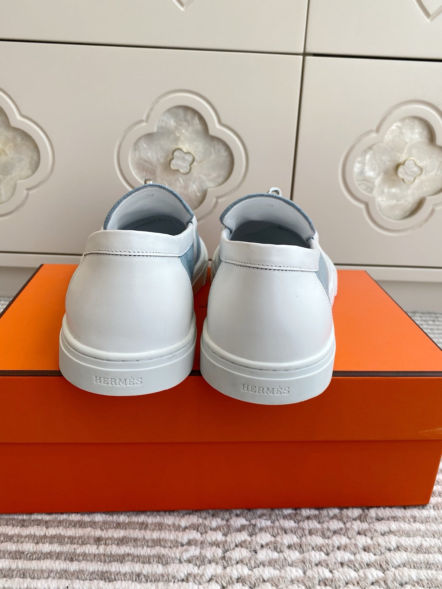 HM 25S SLIP-ON IN SKY BLUE CANVAS WITH SILVER HARDWARE