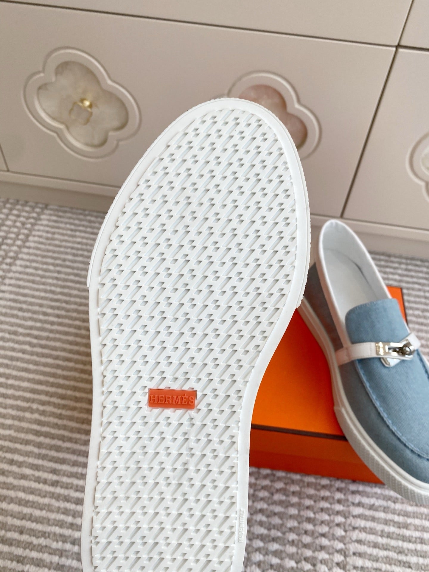 HM 25S SLIP-ON IN SKY BLUE CANVAS WITH SILVER HARDWARE