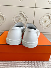 HM 25S SLIP-ON IN LIGHT GREY CANVAS WITH SILVER HARDWARE