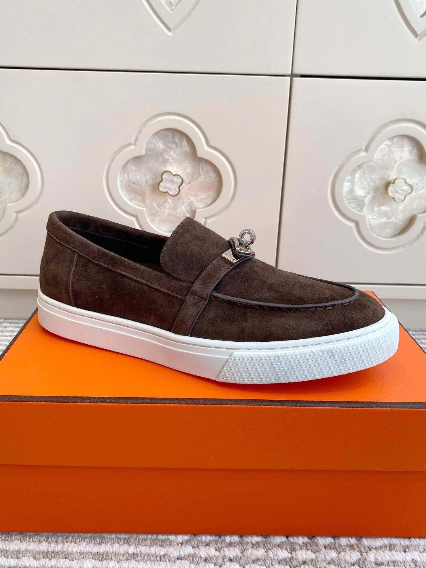 HM 25S SLIP-ON IN DARK BROWN SUEDE WITH SILVER HARDWARE