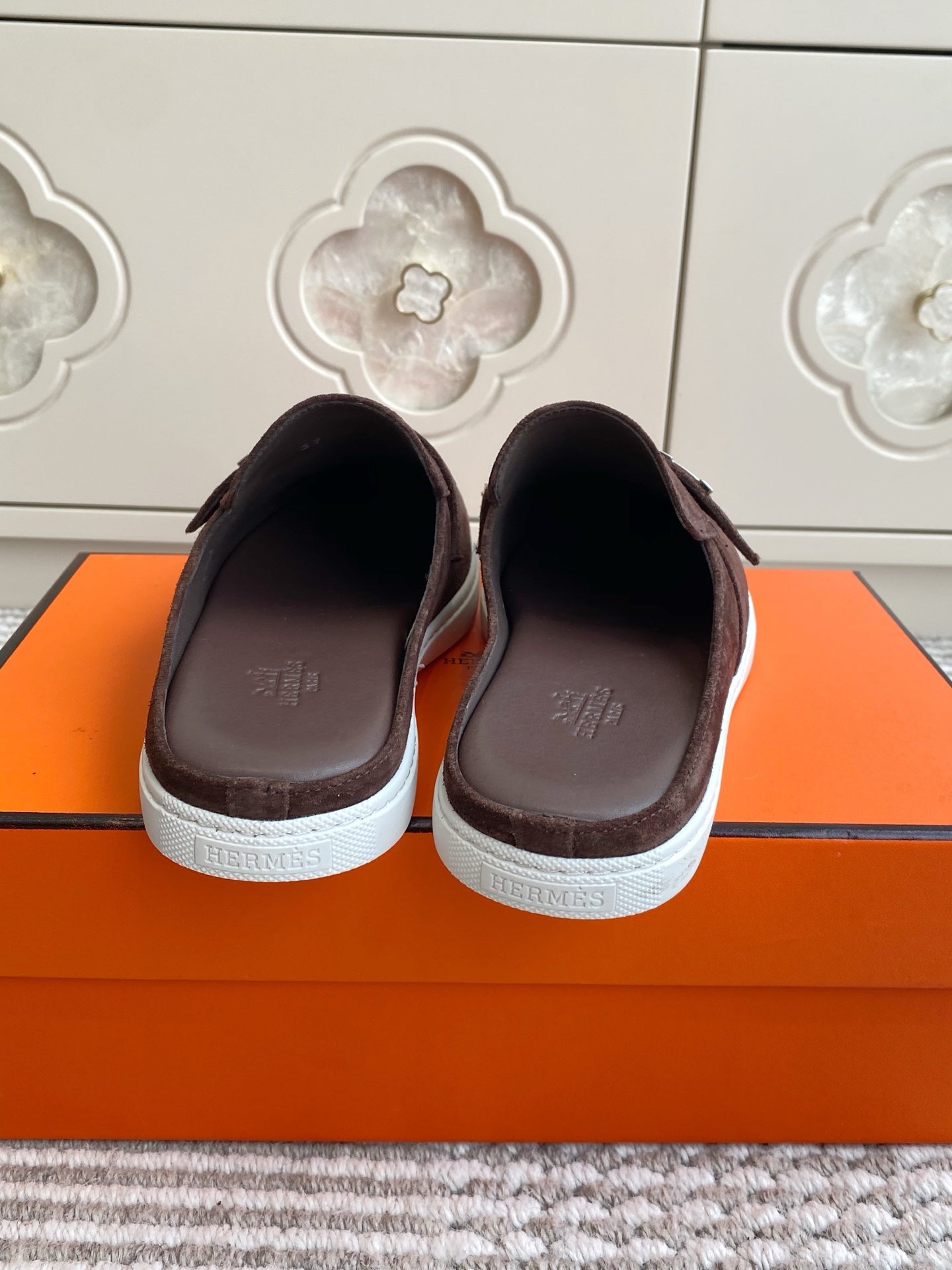 HM 25S MULES IN DARK BROWN SUEDE WITH SILVER HARDWARE