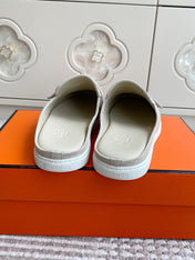 HM 25S MULES IN CREAM WHITE SUEDE WITH SILVER HARDWARE