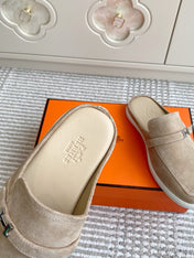 HM 25S MULES IN BEIGE SUEDE WITH SILVER HARDWARE