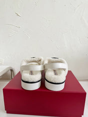 SLIDY VIV' WINTER FUR STRASS BUCKLE SANDALS IN WHITE SHEARLING