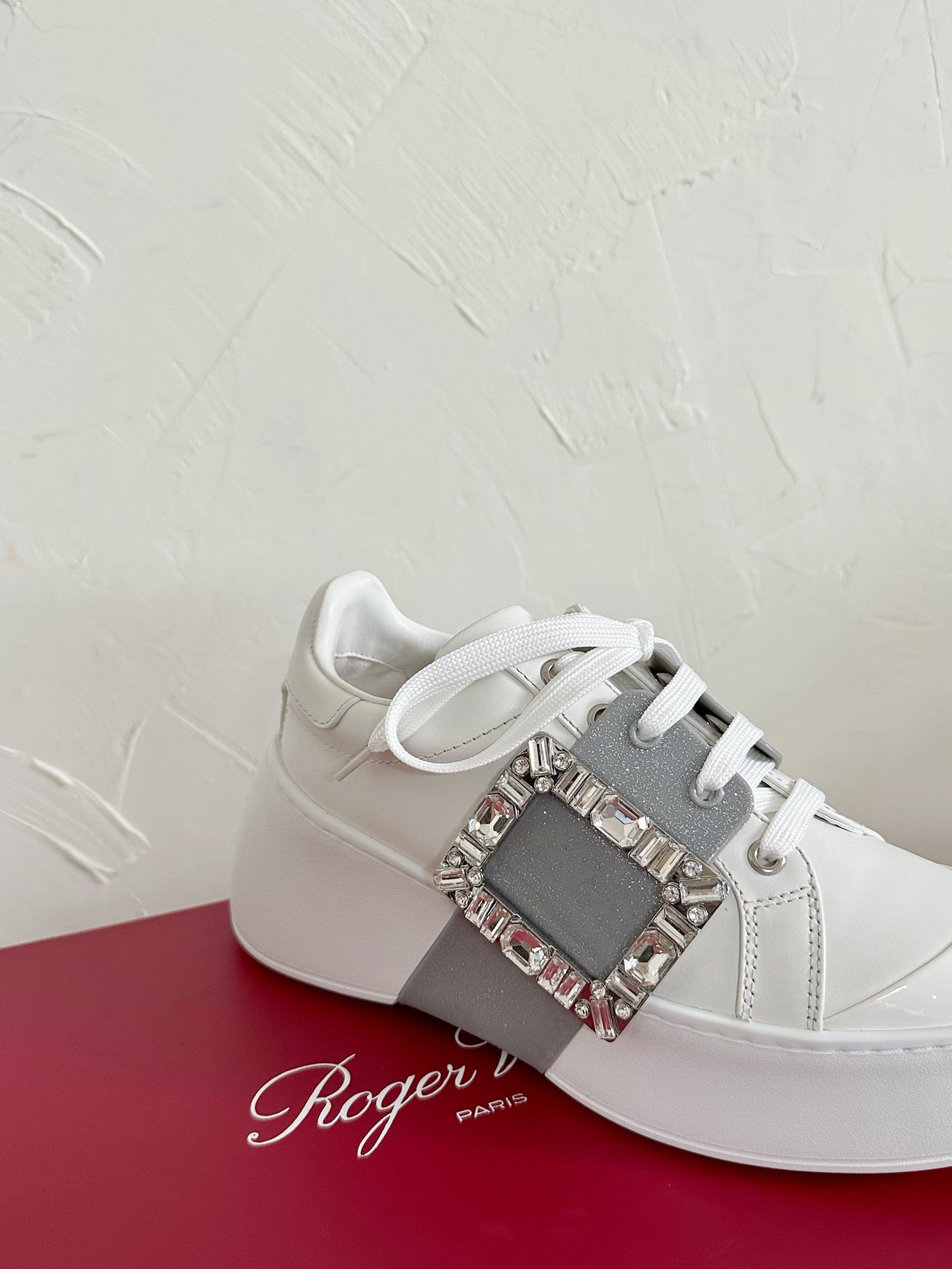 VIV' SKATE SNEAKERS IN WHITE CALFSKIN SILVER GLITTER STRAP AND CRYSTAL BUCKLE