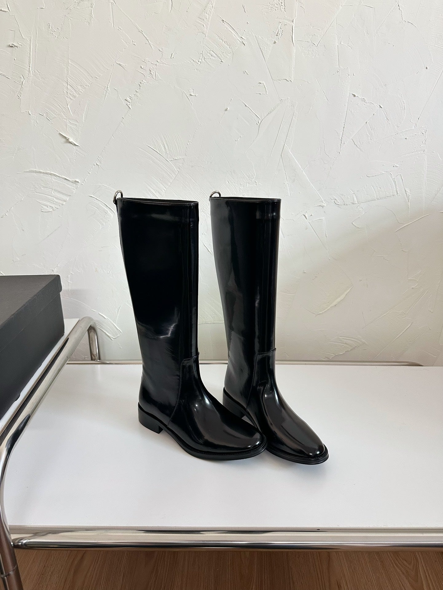 HUNT BOOTS IN BLACK GLAZED CALFSKIN