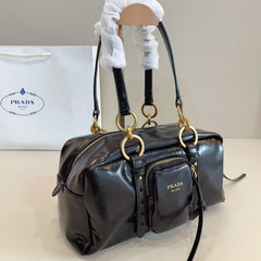 DANGLE TOP HANDLE BAG 30 IN BLACK PATENT CALFSKIN