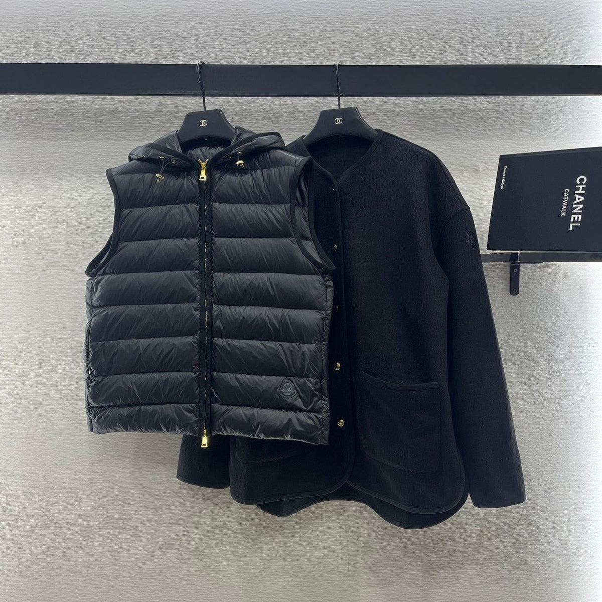 MONCLER 25S JACKET IN BLACK 307609