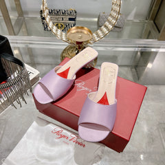 CRYSTAL HEEL MULE IN LIGHT PURPLE SILK